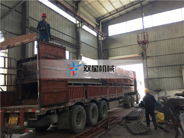 <a href='http://haomabao.com.cn/1/100.html' target='_blank'><span>廢鐵撕碎機(jī)</span></a>設(shè)備1200型發(fā)貨現(xiàn)場
