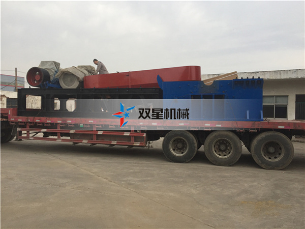 <a href='http://haomabao.com.cn' target='_blank'><span>金屬撕碎機(jī)</span></a>廠家1600型設(shè)備發(fā)貨現(xiàn)場